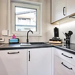 Wohnbox Chaletpark Tiny House Am Bodensee, Rheindelta, Self Check-in בקתה Fussach